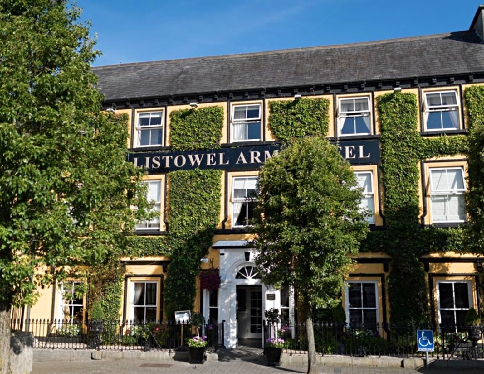 Listowel Arms Hotel, The Square - 11 minute walk