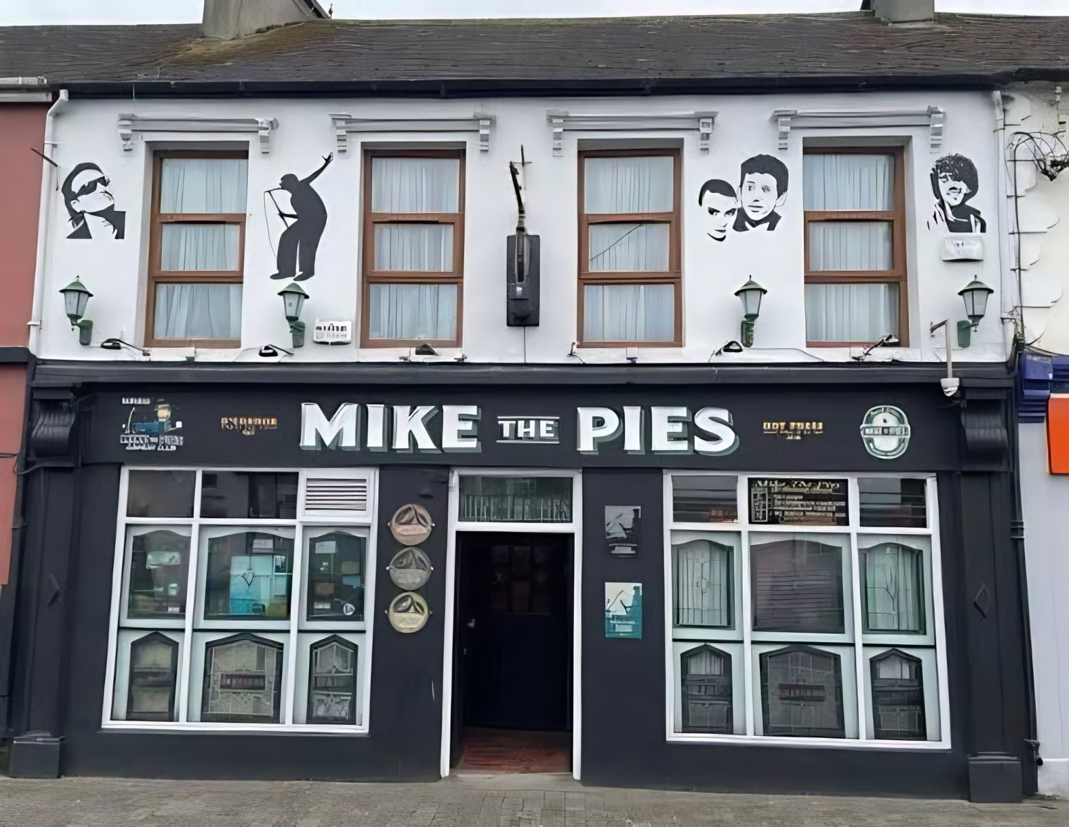 Mike The Pies, award winning music venue - 3 minute walk